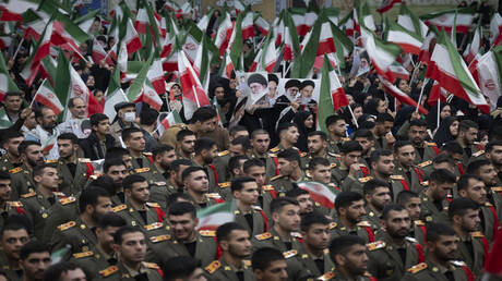 تحركات لخفض التصعيد الأمريكي ضد إيران