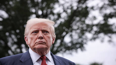 ترامب: الاحتياطي الفيدرالي مستقل عن الرئيس الأمريكي نظريا فقط