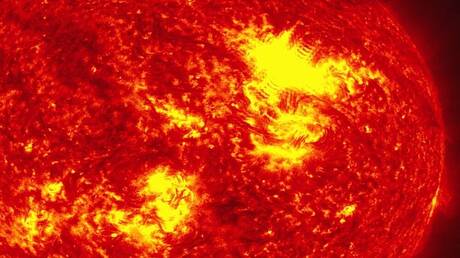 علماء يتوقعون حدوث عواصف مغناطيسية عقب التوهجات الشمسية القوية