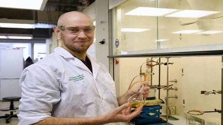 علماء روس يطورون مركبات كيميائية توقف نمو الأورام عن طريق 