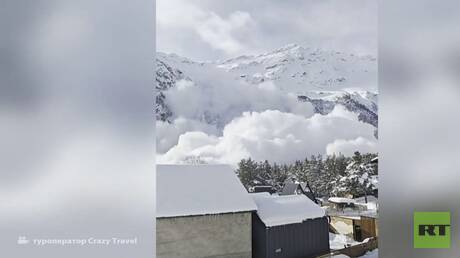 قذائف السلامة على إلبروس.. عرض طبيعي يأسر العيون