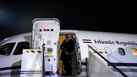 وزير خارجية إيران في مسقط لإجراء محادثات نووية مع الولايات المتحدة