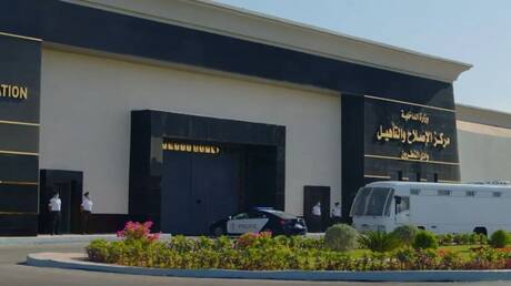 مزاعم عن إضراب في سجون مصر والداخلية تصدر بيانا رسميا