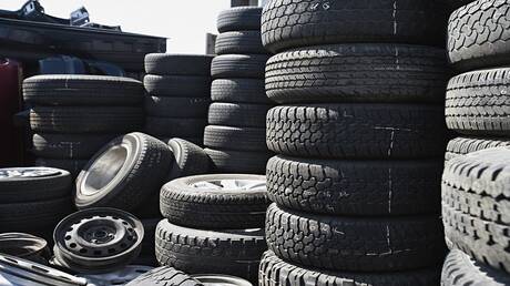 ابتكار روسي يحوّل الإطارات القديمة إلى حديد صناعي عالي الجودة