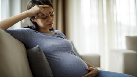 علاقة مقلقة بين اكتئاب الأمهات والتوحد