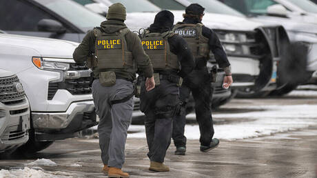 فلسطينية فقدت أسرتها تصاب بالصرع في مركز احتجاز أمريكي