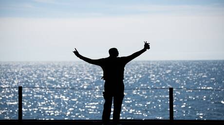 أدميرال بحري يحدث الطريقة الأمريكية لمواجهة فنزويلا وإيران!