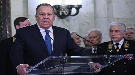 لافروف: انتهاء معاهدة ستارت يظهر أن الحلفاء الرئيسيين لروسيا هم الجيش والبحرية والقوات الجوية