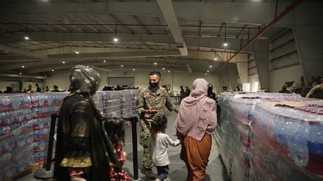 خطة تُوصف بـ"الخيانة".. واشنطن تدفع لأفغان عالقين في قطر مقابل عودتهم إلى وطنهم 