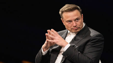 إيلون ماسك: لقاء وشيك مع الفضائيين! - عاجل 