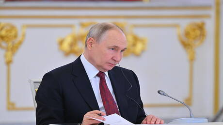 على متن الطائرة.. كيف أعاد بوتين كتابة خطابه الشهير في مؤتمر ميونيخ للأمن؟ - عاجل 