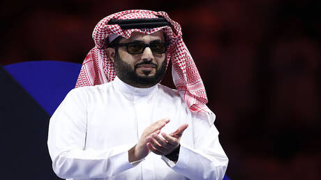 آل الشيخ يعلق على معلومات منح الشاب صاحب واقعة فتاة الأتوبيس في مصر الإقامة الذهبية و300 ألف ريال