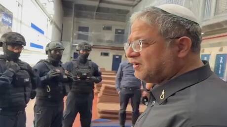 مكتب إعلام الأسرى الفلسطينيين يندد باقتحام بن غفير سجن عوفر: تصعيد خطير ورسالة انتقامية