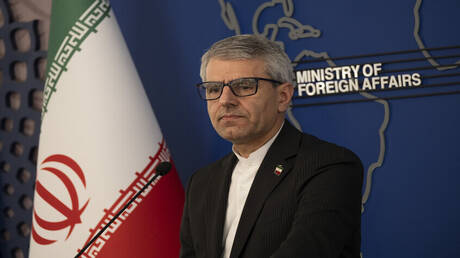 عشية مفاوضات جنيف.. إيران ترى أن الموقف الأمريكي بشأن برنامجها النووي بات "أكثر واقعية"