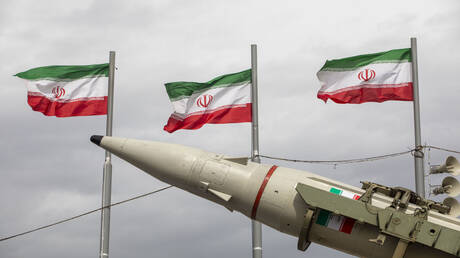 عاجل - الحرس الثوري سيملأ الفراغ ومن الصعب التنبؤ بما سيحدث في سيناريو انهيار النظام الإيراني 