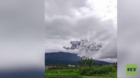 إندونيسيا.. ثوران بركان "ميرابي" في غرب سومطرة