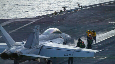 أمريكا تعزز وجودها العسكري في بحر العرب