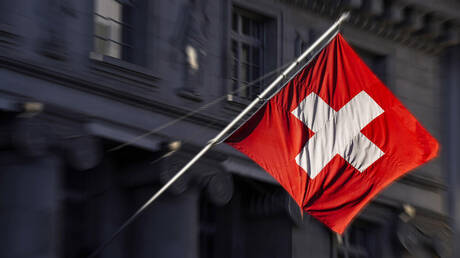 زيلينسكي يكشف سبب تفضيله سويسرا مقرا للتفاوض مع روسيا 