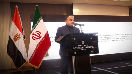 دبلوماسي إيراني: اتخذ قرار بتبادل السفراء مع مصر