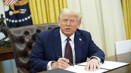 ترامب يفتح بوابة الفضاء: أوامر بنشر ملفات الكائنات الخارقة!- عاجل 