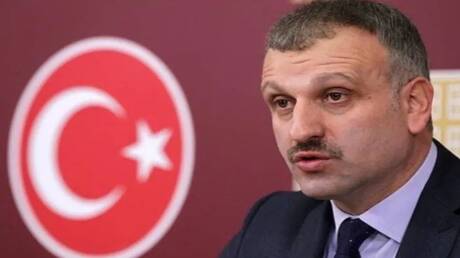مستشار أردوغان يهاجم مطربة شهيرة وصفت تركيا بـ 