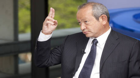 مصر.. تعليق ساخر لنجيب ساويرس على برنامج "رامز ليفل الوحش" 