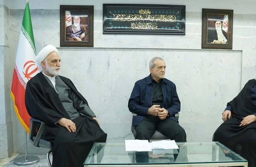 انعقاد الجلسة الثانية لمجلس القيادة المؤقت في إيران بحضور بزشكيان