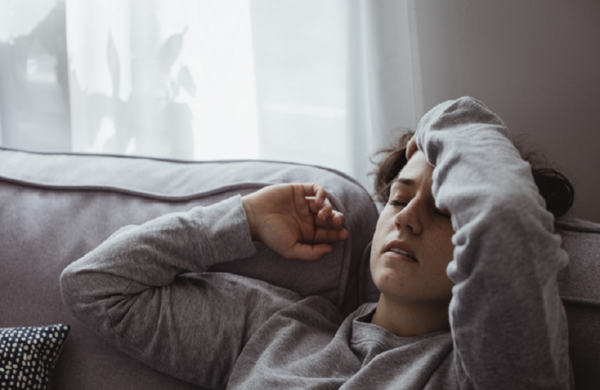 مراحل الصداع النصفي وطرق التعامل مع النوبة المؤلمة