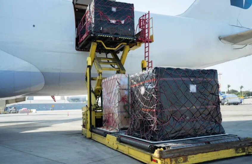 الدفاع الإسرائيلية تطلق جسرا جويا وبحريا لتعزيز إمدادات الجيش ورفع الجاهزية العملياتية (فيديو)