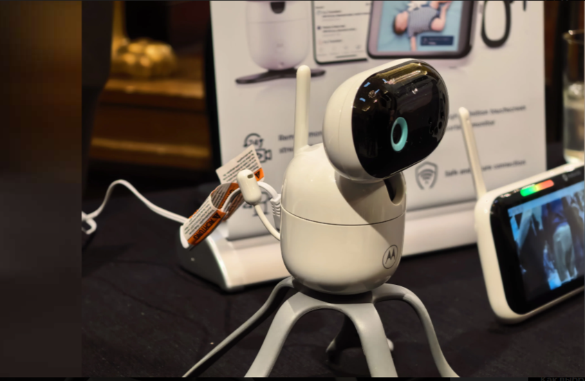 موتورولا تكشف عن جهاز مميز لمراقبة الأطفال في المنزل