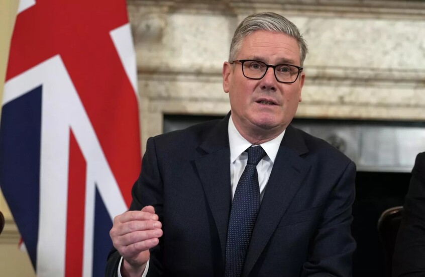 ستارمر يدافع عن "حياد بريطانيا" في قصف إيران ويرفض انتقادات ترامب: لا نؤمن بتغيير الأنظمة من السماء