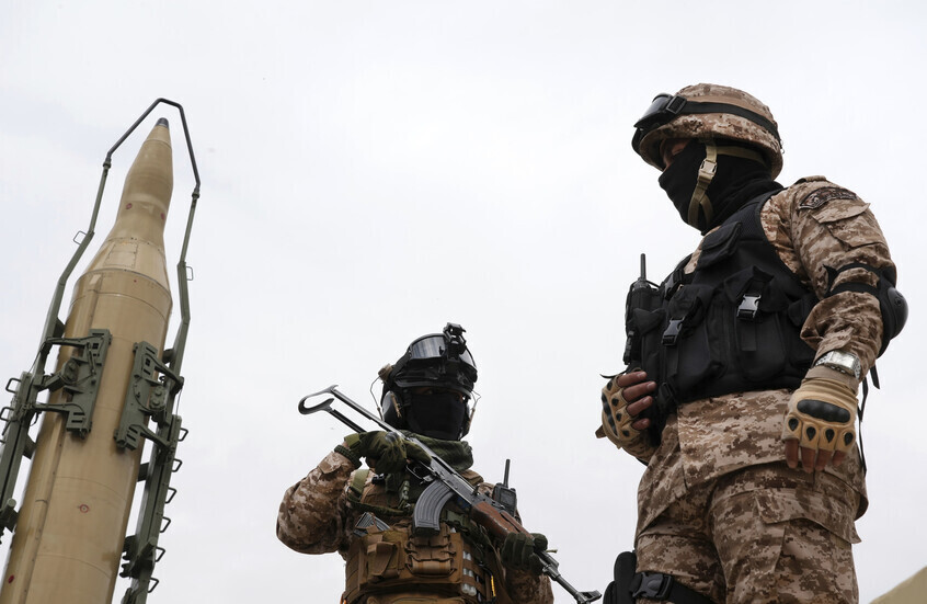 الحرس الثوري الإيراني: استهدفنا المنشآت المتبقية للأسطول البحري الأمريكي في البحرين وتم تدميرها