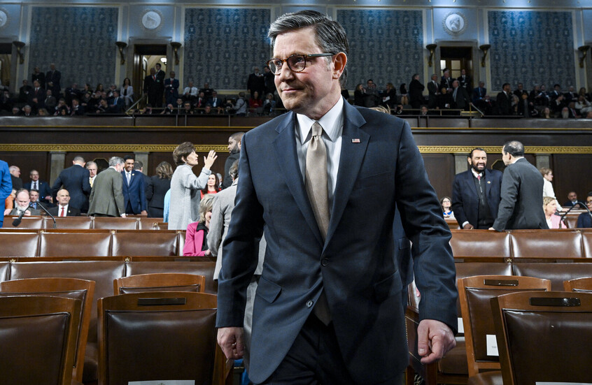 رئيس مجلس النواب الأمريكي يكشف عن خطط لتسليح المعارضة الإيرانية