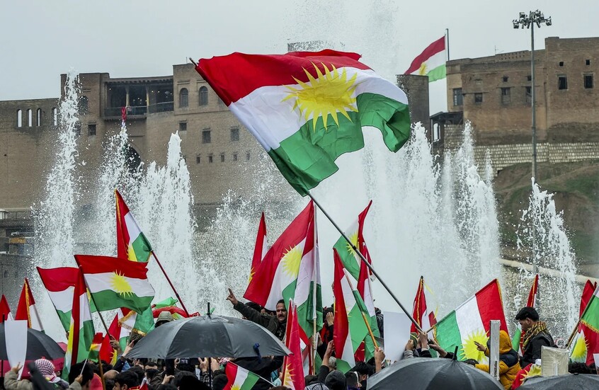 أكسيوس: بتحريض من نتنياهو.. ترامب هاتف قادة أكراداً في العراق لبحث دورهم في الحرب ضد إيران