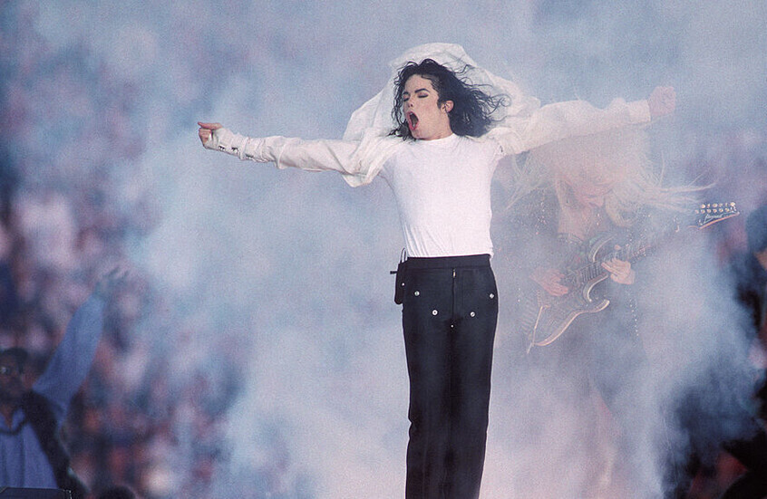 "العائلة الثانية" لجاكسون تلاحقه بدعوى اغتصاب وتحرش في منازل نجوم هوليوود