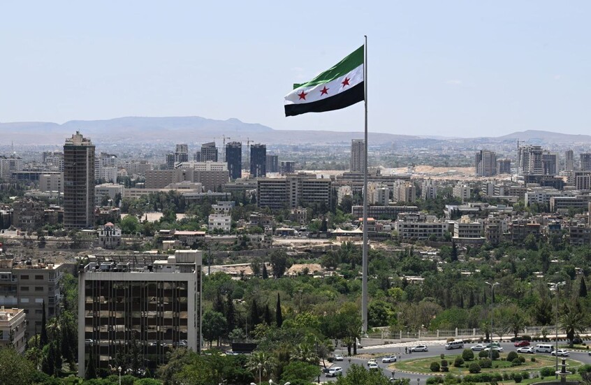  كيف تفاعل السوريون مع الحرب الإسرائيلية الأمريكية على إيران