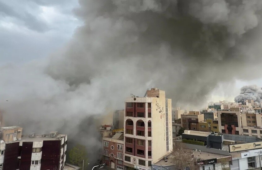 الجيش الإسرائيلي ينذر سكان طهران بإخلاء منطقتين تمهيدا لضربات جديدة