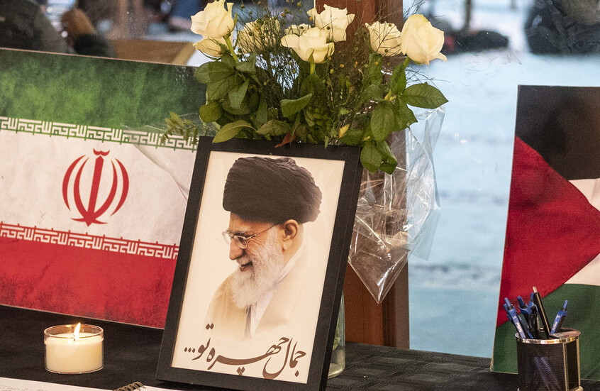 وكالة "فارس" تكشف مكان دفن علي خامنئي