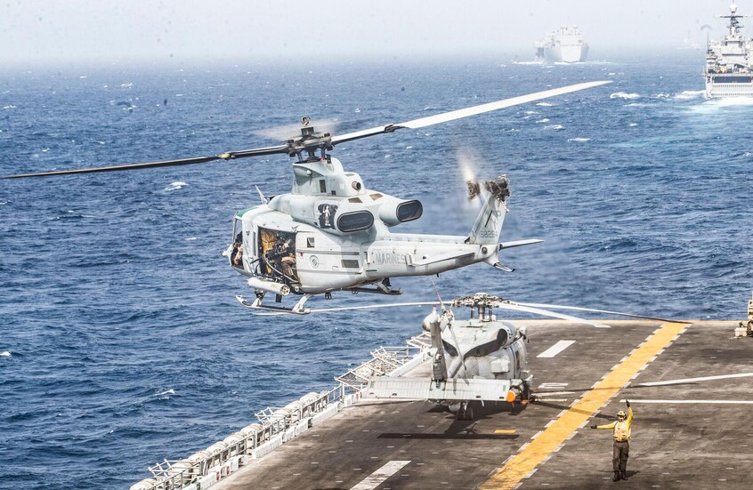 ترامب: البحرية الأمريكية قد تبدأ بمرافقة ناقلات النفط في مضيق هرمز