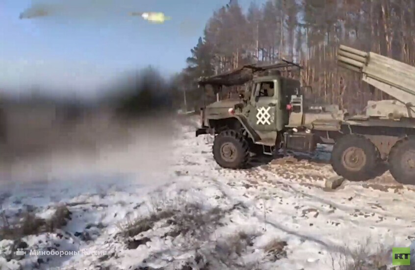 منظومة "غراد" الروسية تستهدف مواقع تمركز القوات الأوكرانية