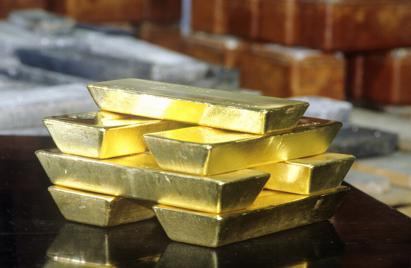 "فايننشال تايمز": الحرب عطلت شحنات الذهب من دبي والأسعار مرشحة للارتفاع