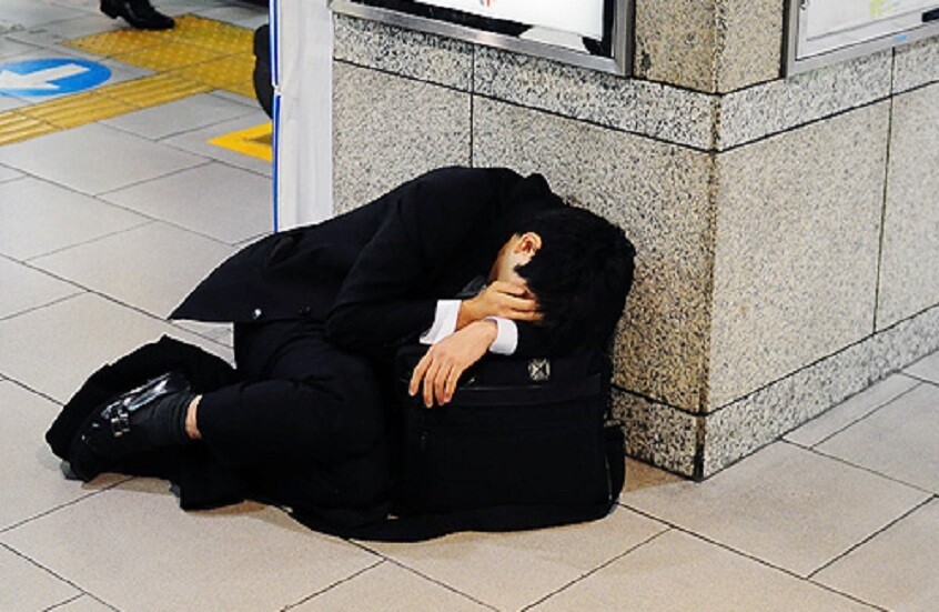 حتى التحية العابرة مهمة!.. دراسة تكشف تأثير التواصل الاجتماعي على الصحة