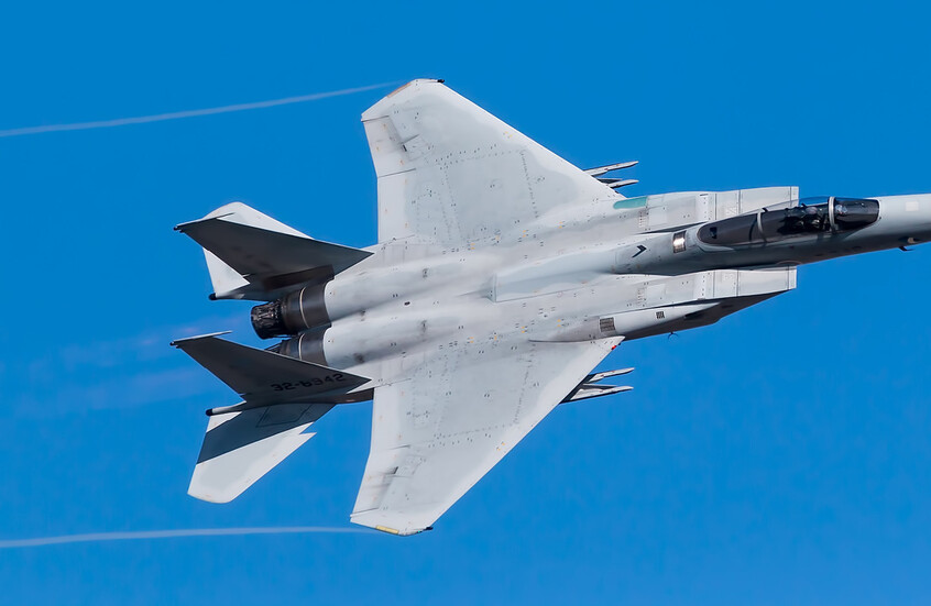 تقارير: تحطم طائرة F-15 أمريكية في غرب إيران وإنقاذ طاقمها بعملية إسرائيلية أمريكية