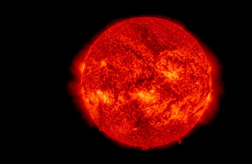 فلكي روسي يكشف موعد توقف العواصف الشمسية تماما