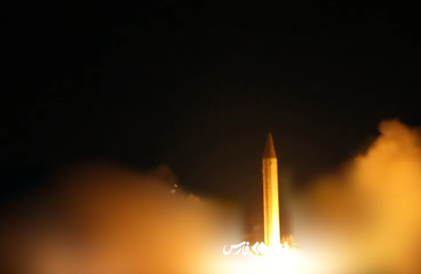 الحرس الثوري الإيراني يعلن إطلاق صواريخ "خرمشهر-4" الثقيلة باتجاه تل أبيب (فيديو)