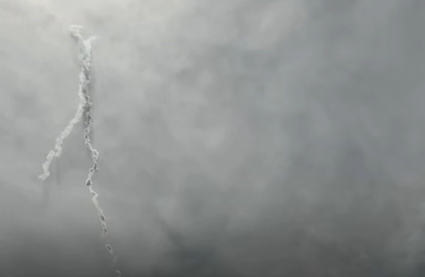 قطر تعلن اعتراض موجات صاروخية إيرانية وهجمات بالمسيرات (فيديو)