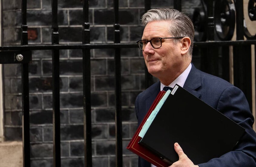 ستارمر: نتعامل مع أزمة هي الأكبر منذ الحرب الباردة ونعلن عمليات إجلاء واسعة