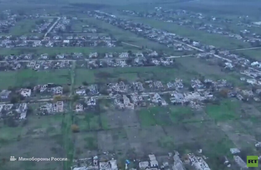 مقاطعة خرسون.. طاقم مدفع من طراز "غياتسينت-بي" يدمر معقلا أوكرانيا