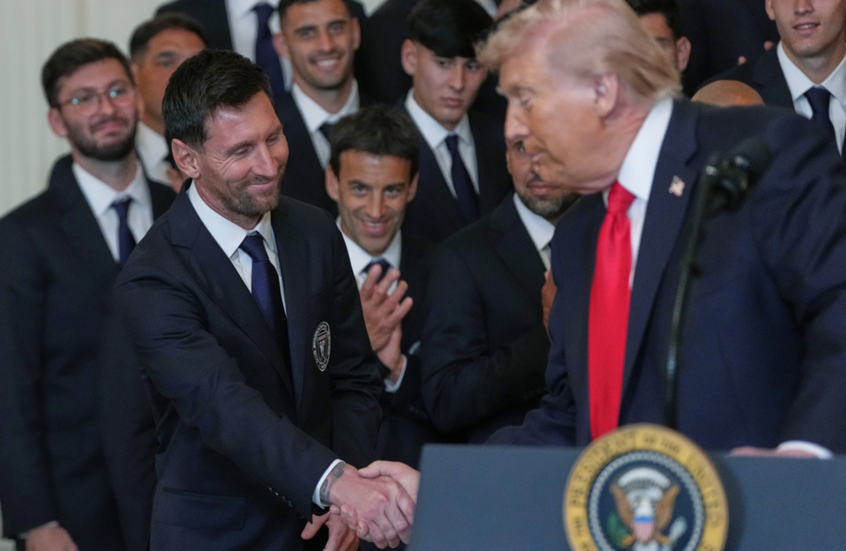 ميسي يقدم هدية خاصة لترامب