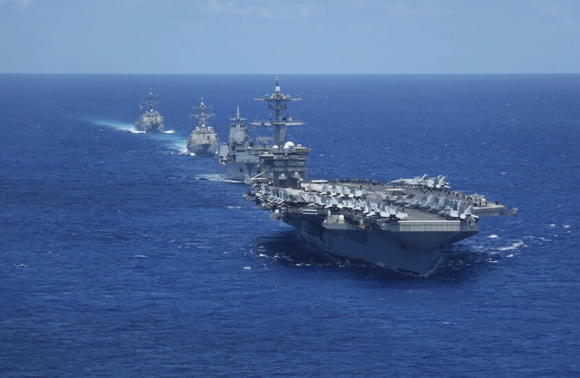 الجيش الإيراني يهاجم حاملة الطائرات الأمريكية "أبراهام لينكولن" ويتوعد بمزيد من المفاجآت (فيديو)